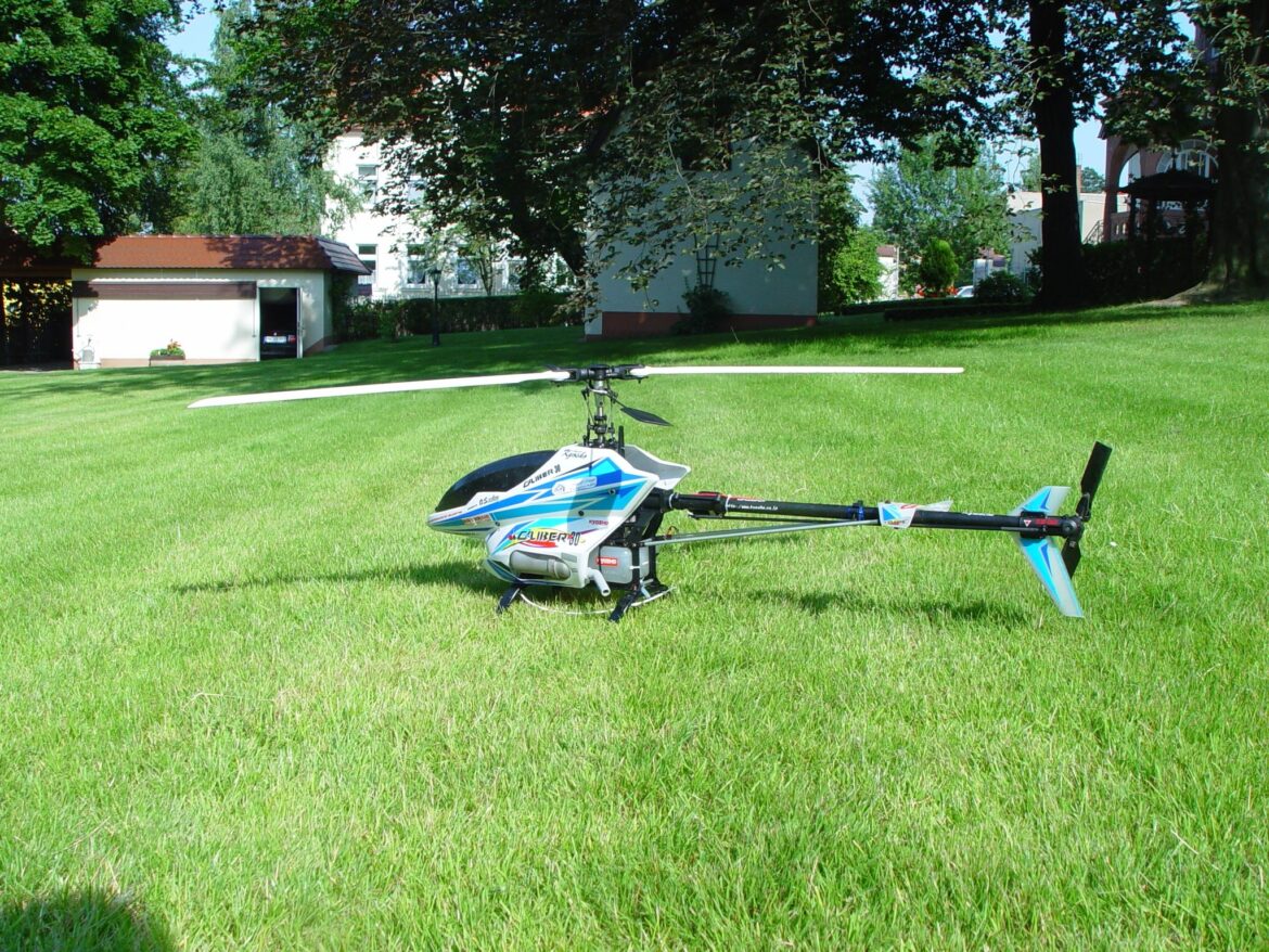 Kyosho Caliber 30