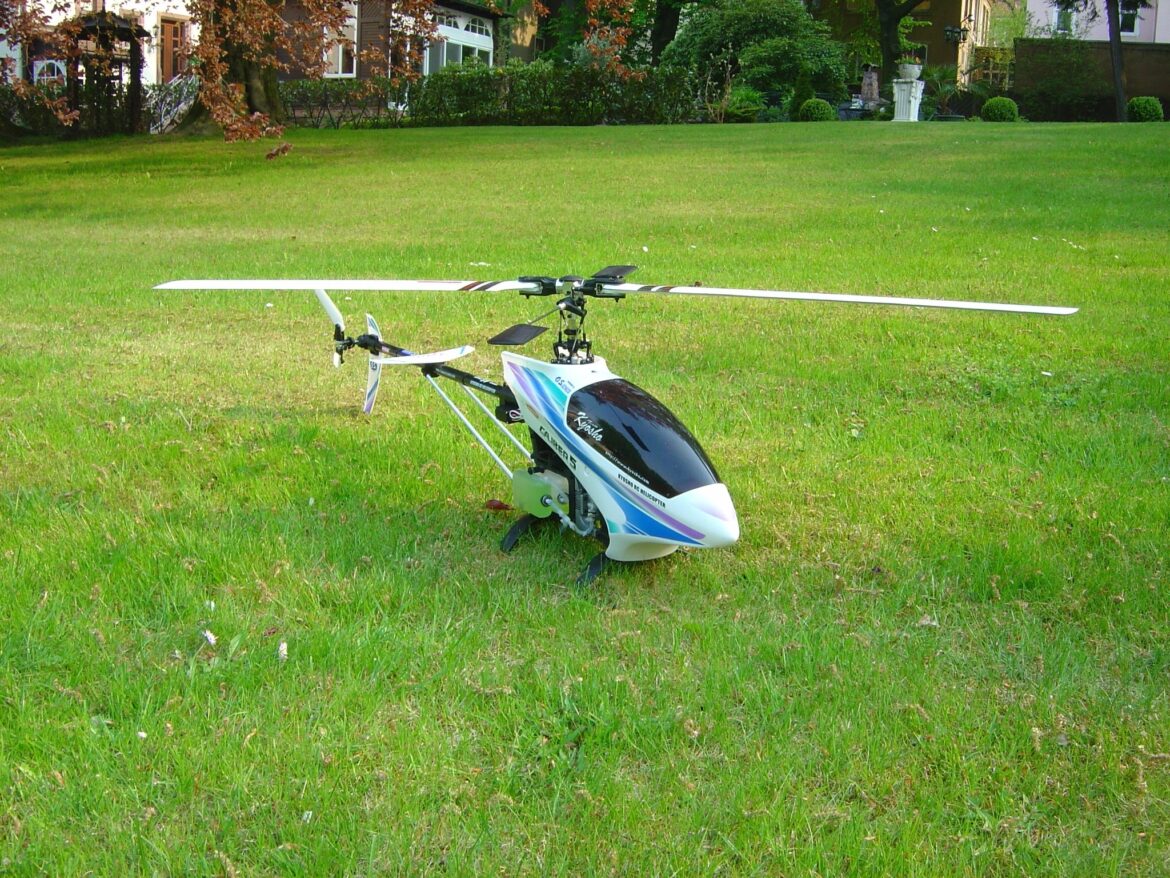 Kyosho Caliber 5